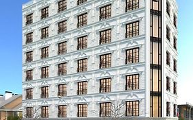 Royal Hotel & Apartment